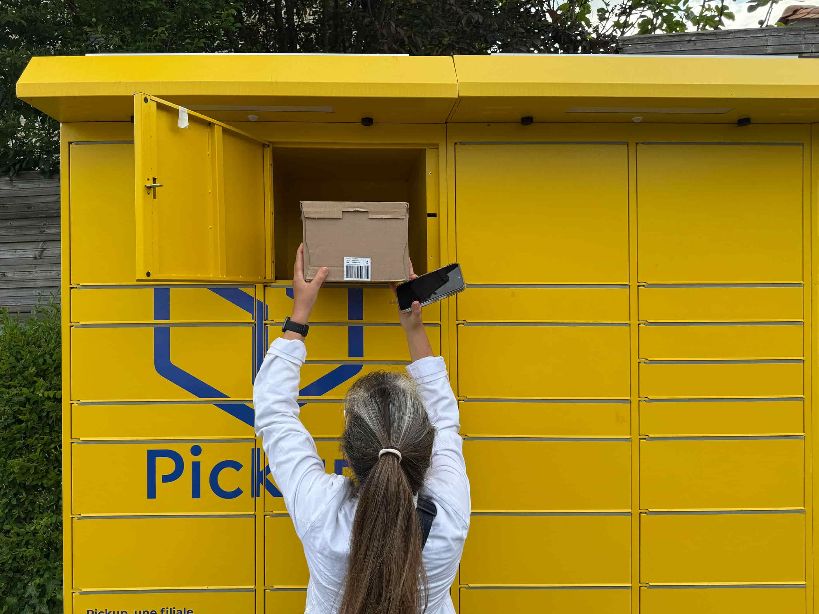 Package and pickup lockers